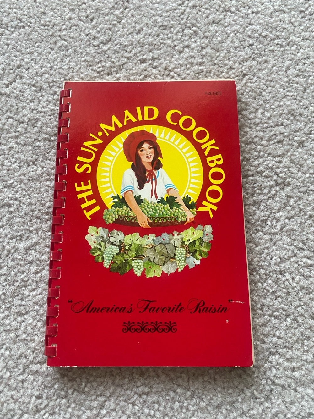 Vintage 1980 The Sun Maid Cookbook.